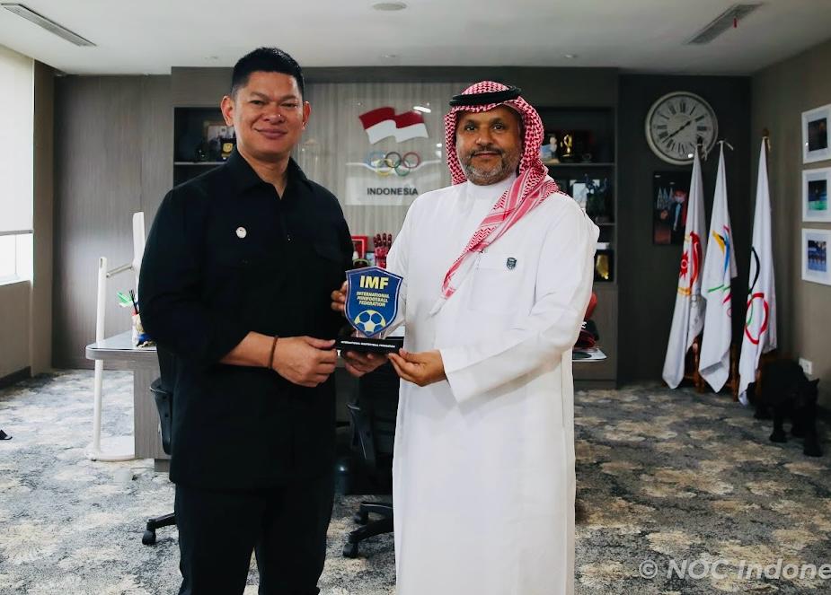The President of the Indonesian Olympic Committee bids farewell to Dr. Al-Dosari with a luncheon before his departure from Jakarta.
